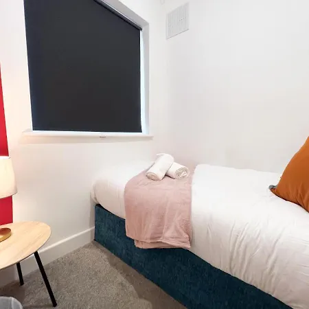 Pensionat Sheldon House 3 Bed Cosy Nr Jlr & Nec *
